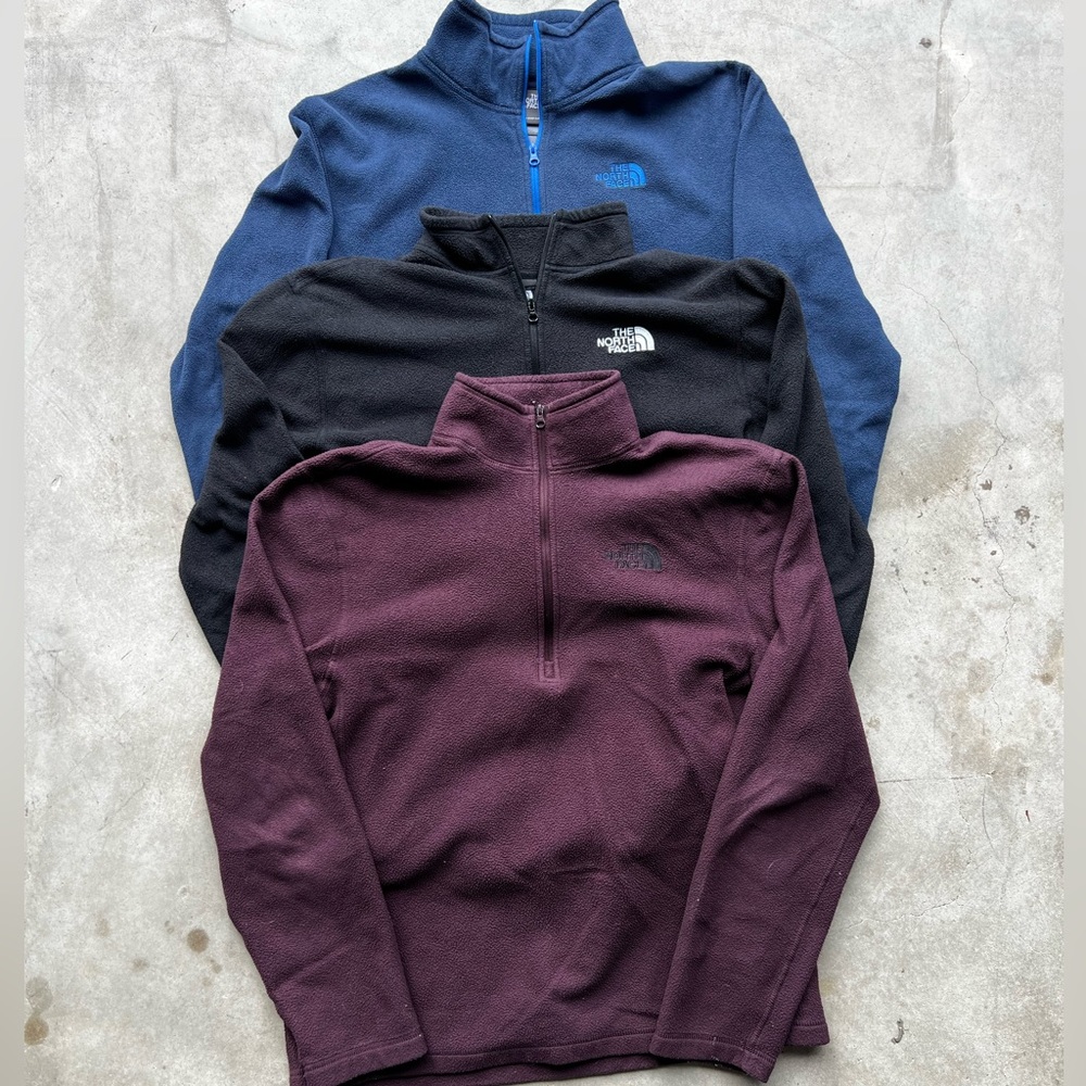 The North Face Men’s Lightweight Fleece Jacket Pullover